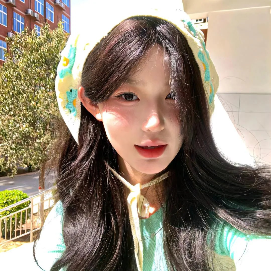 照片中的女孩
